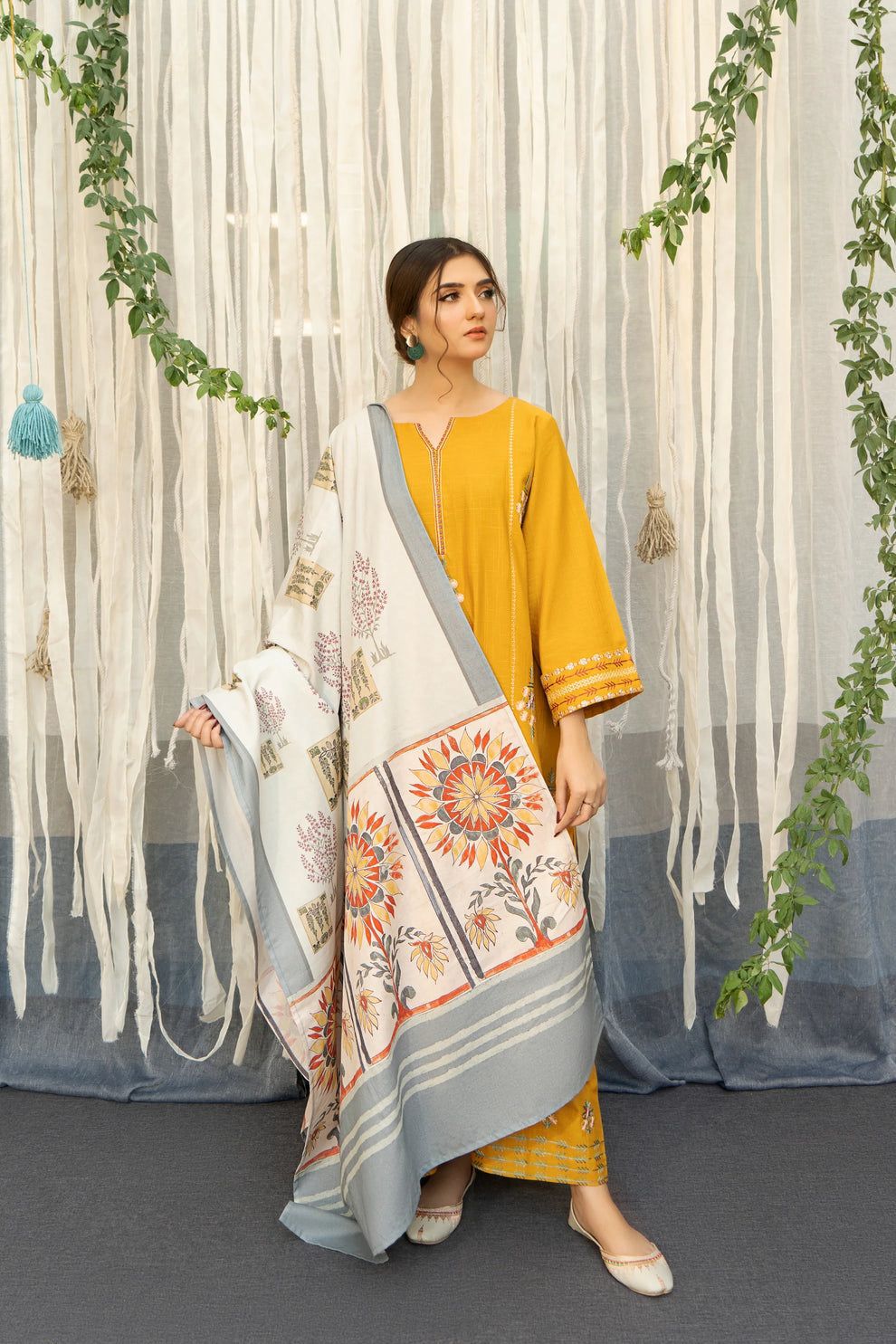 Elegant Threads Dhanak Suit